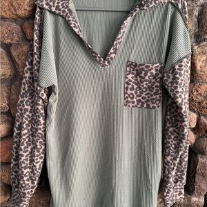 HEIMISH USA Green and Leopard Print Top